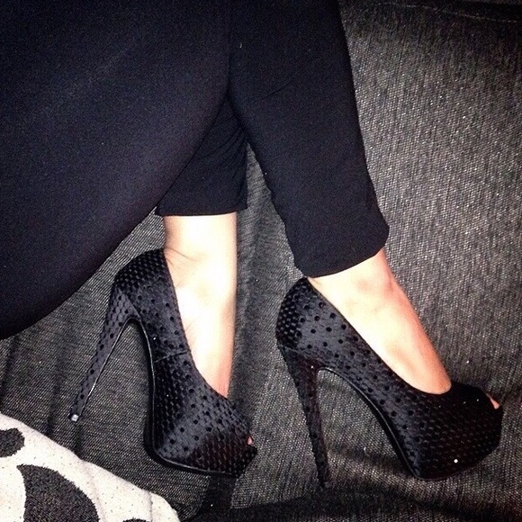 Meet your Posher, Wendy 😙 - Picture 2 of 3